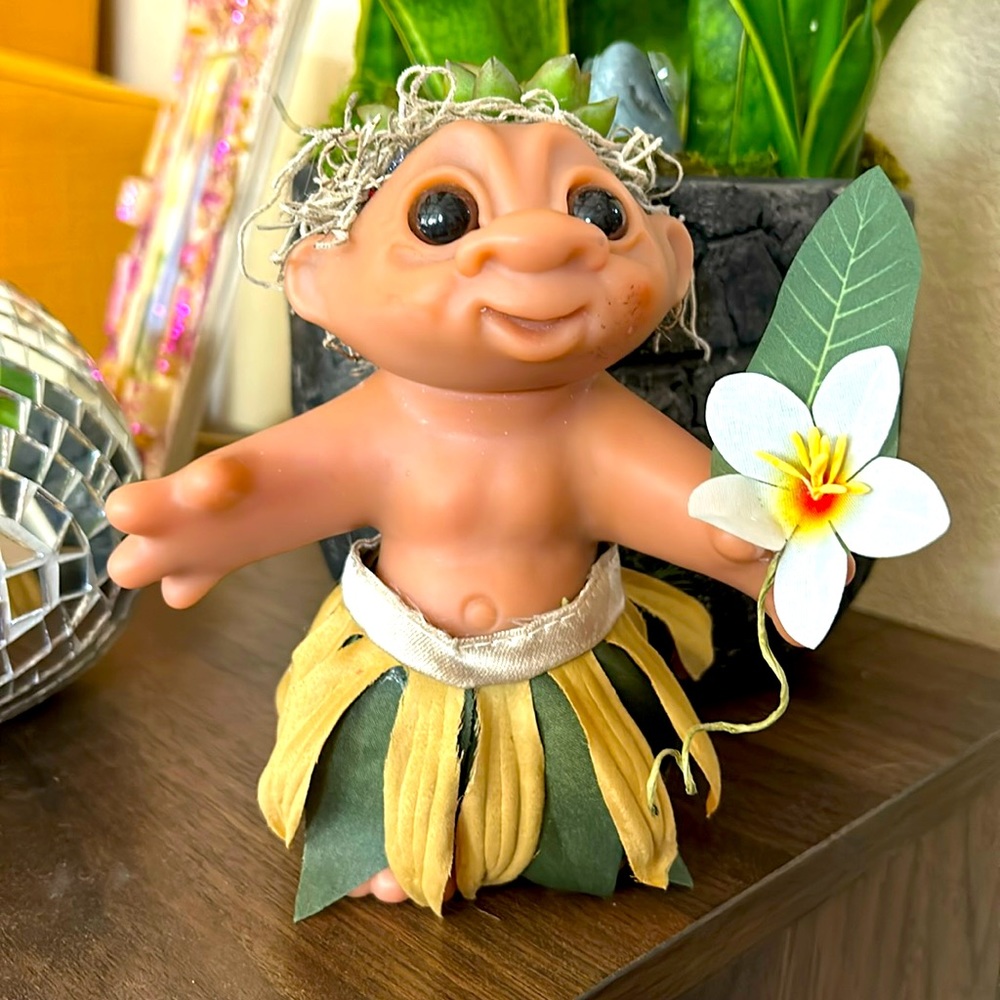 Troll succulent planter 6”
